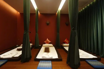 天津泰式按摩的被动瑜伽:当身体被折叠成诗